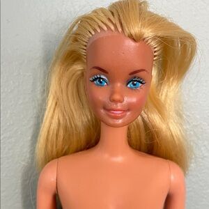 Vintage Beach Fun Barbie